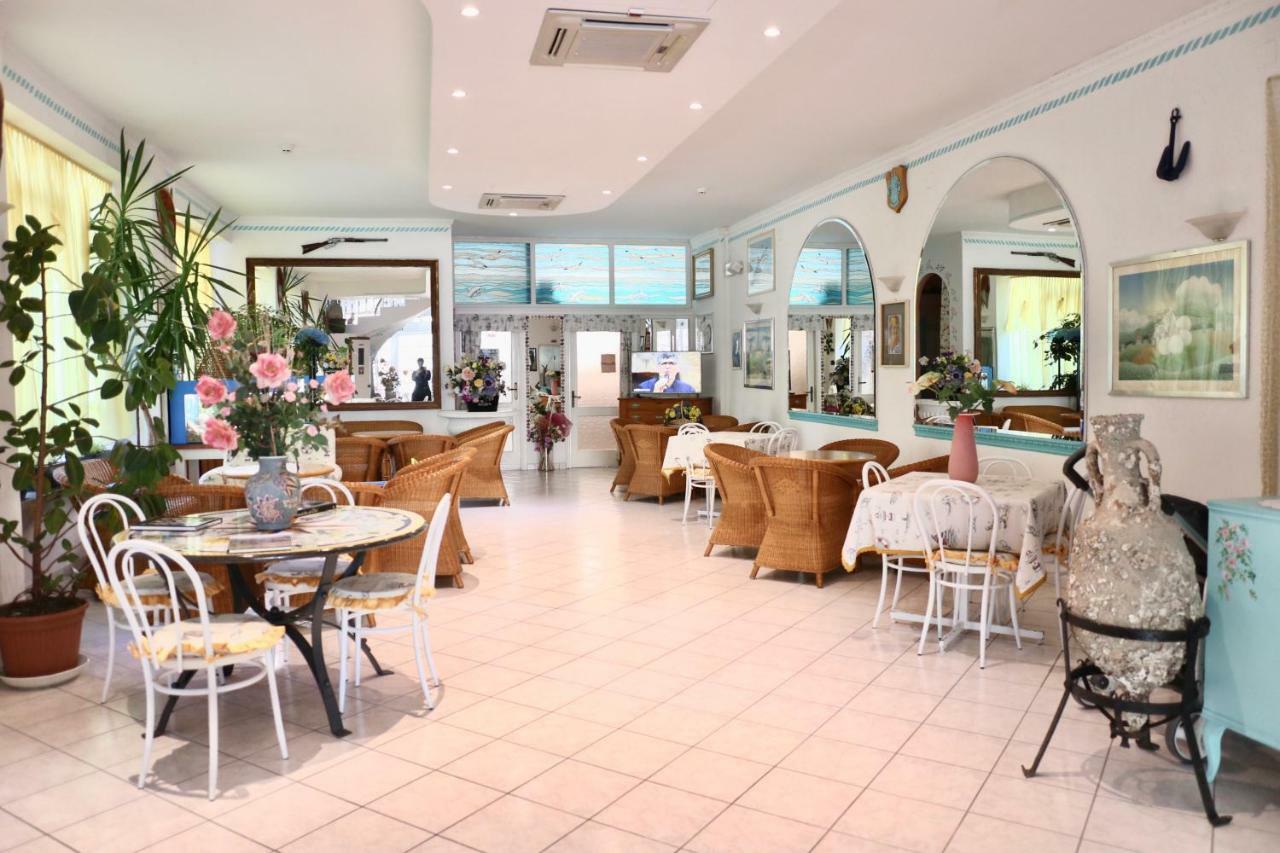 Hotel Marconi Cattolica Extérieur photo
