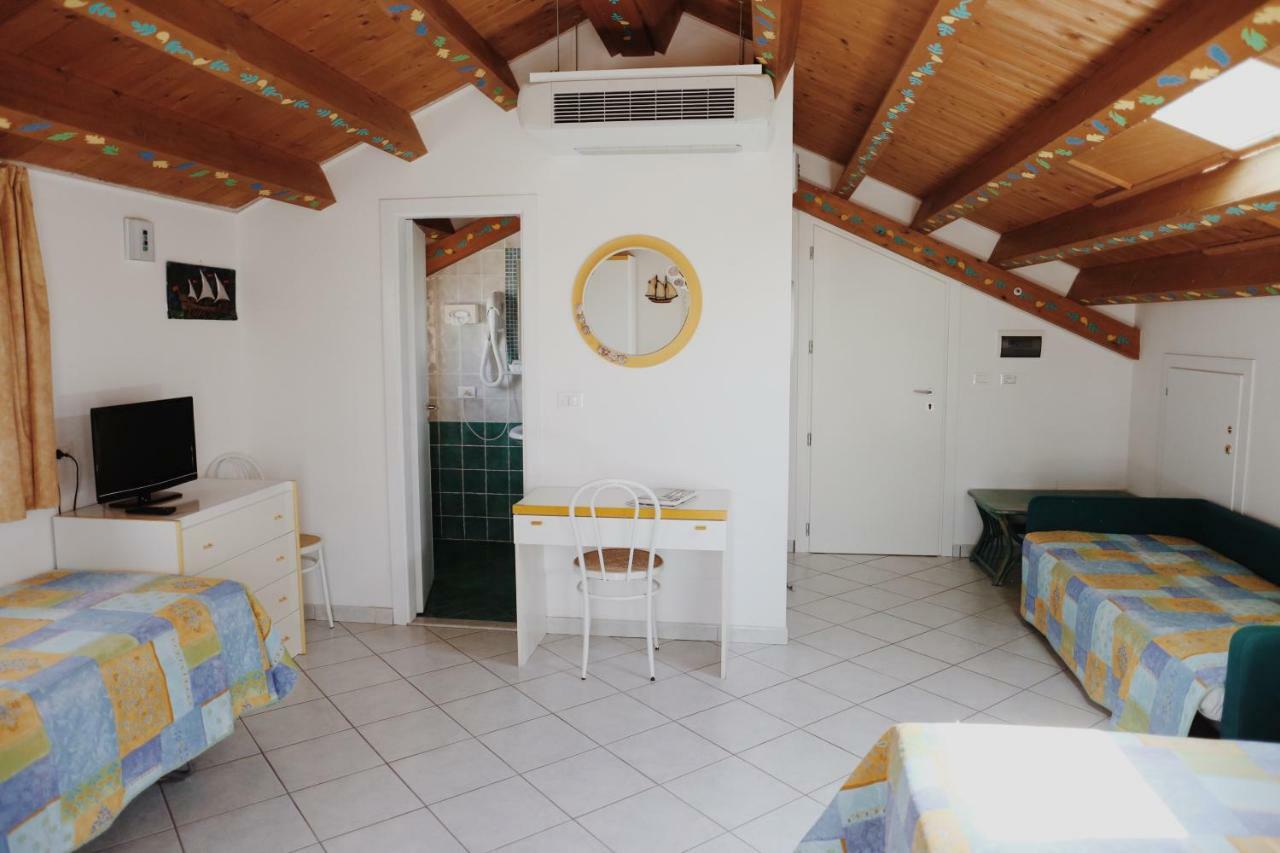 Hotel Marconi Cattolica Extérieur photo