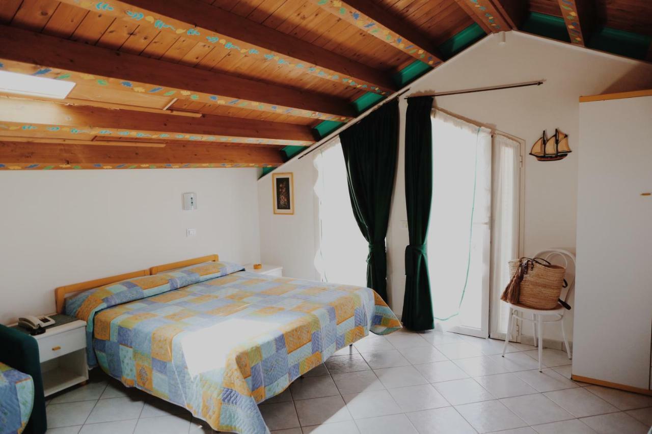 Hotel Marconi Cattolica Extérieur photo