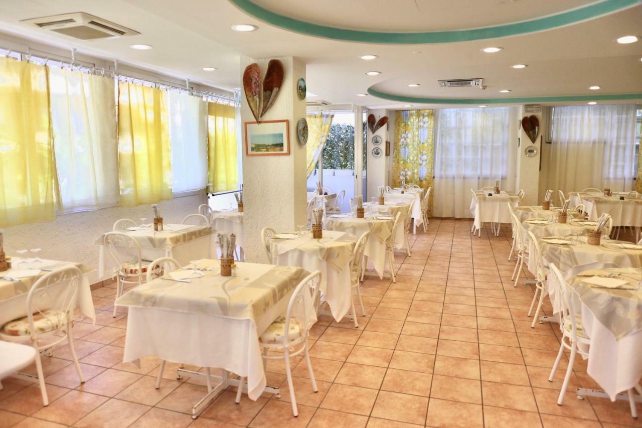 Hotel Marconi Cattolica Extérieur photo